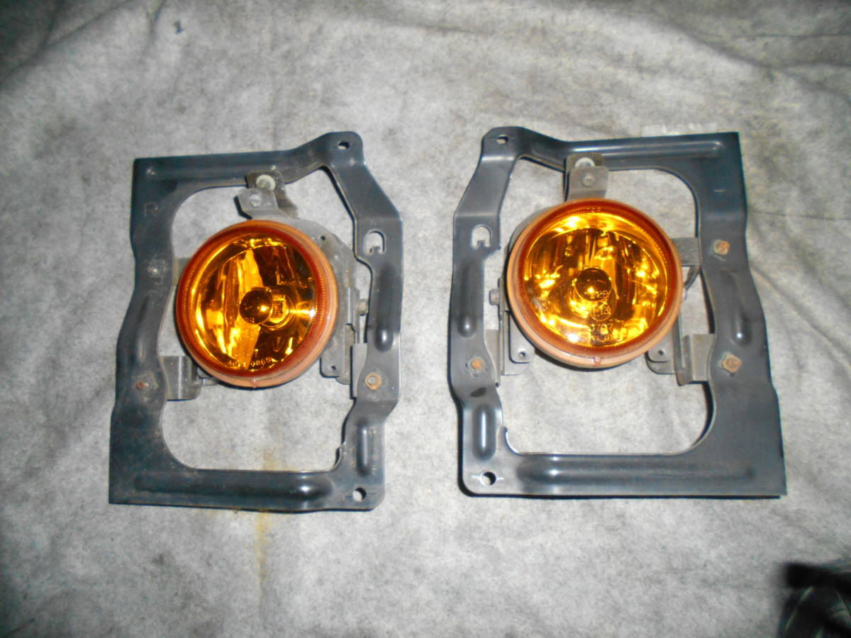 ダイハツ タウンボックス U62W 2004年 フロントバンパー　フォグライト　左右セット_1