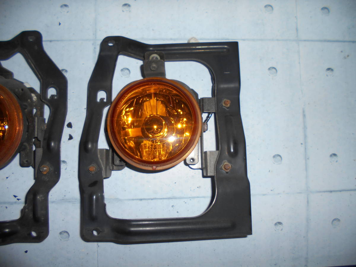 ダイハツ タウンボックス U62W 2004年 フロントバンパー　フォグライト　左右セット_3