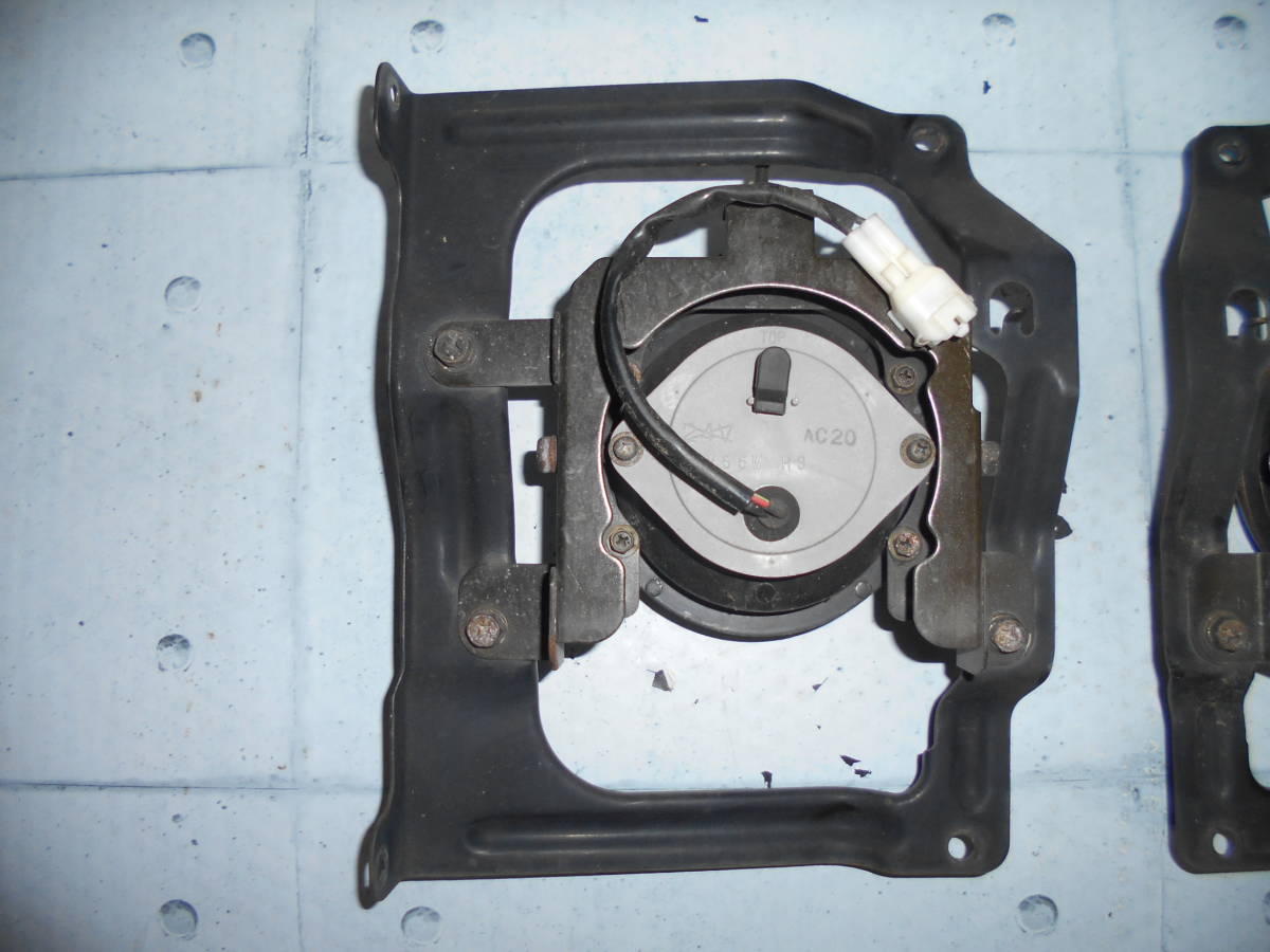 ダイハツ タウンボックス U62W 2004年 フロントバンパー　フォグライト　左右セット_6