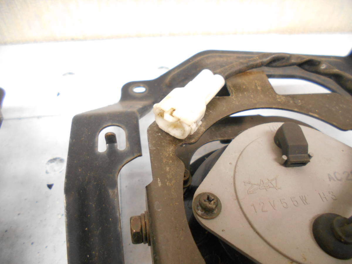 ダイハツ タウンボックス U62W 2004年 フロントバンパー　フォグライト　左右セット_9