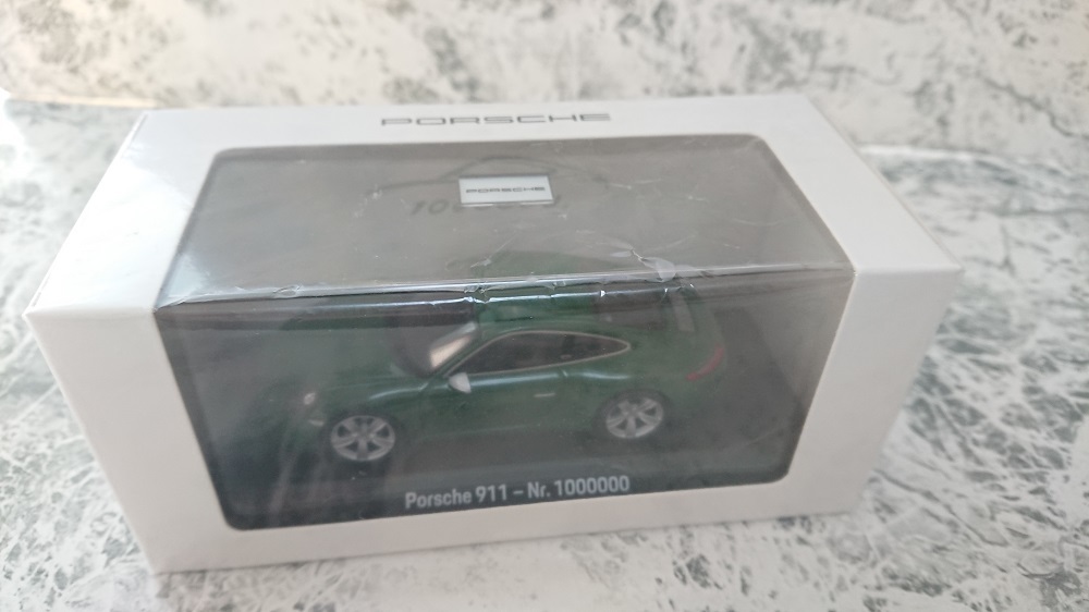 1⁄43 特注 スパーク ポルシェ 911 992.2 スピリット70 オレンジ