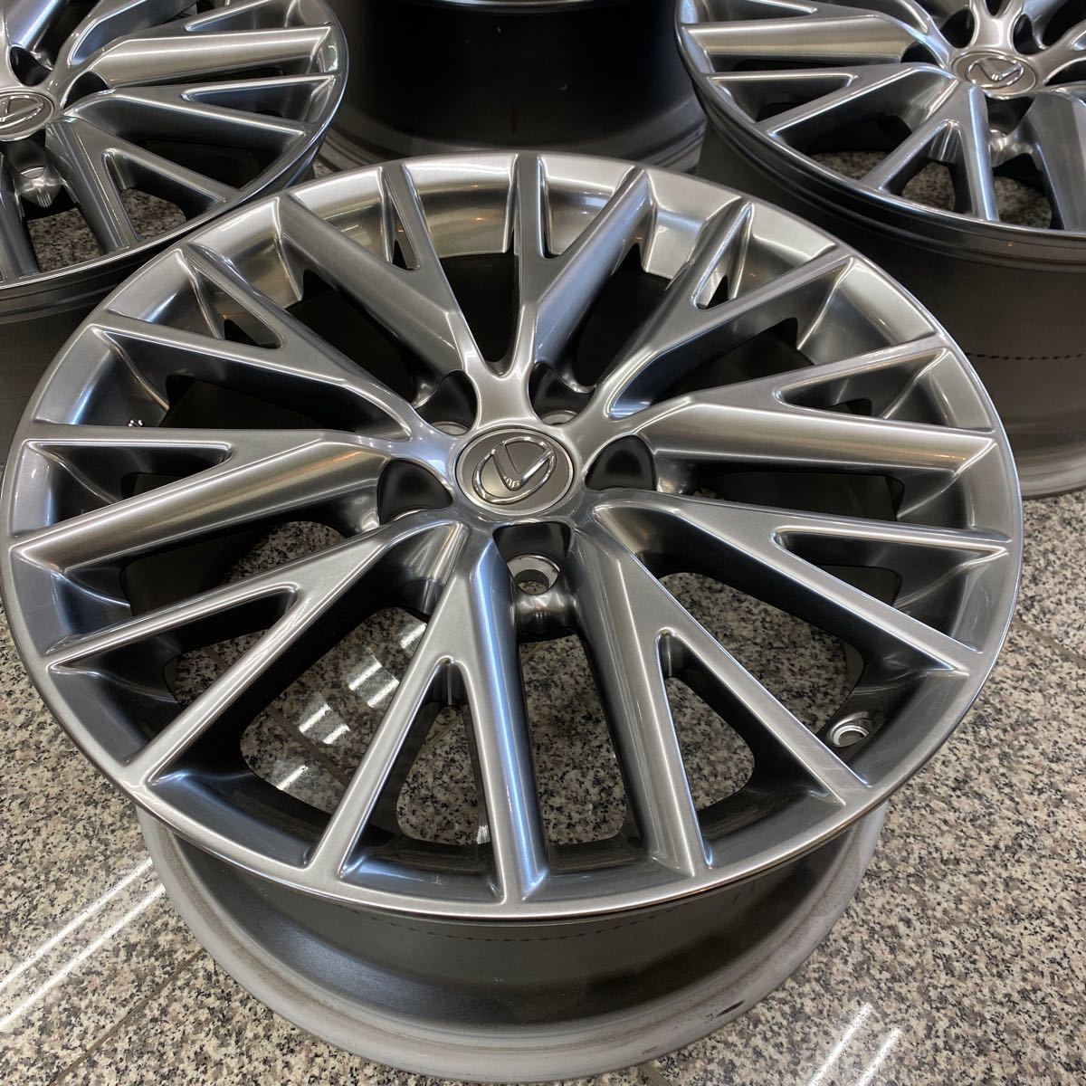 レクサスIS バージョンL 純正ホイール 二本 LEXUS⁄レクサス IS 純正