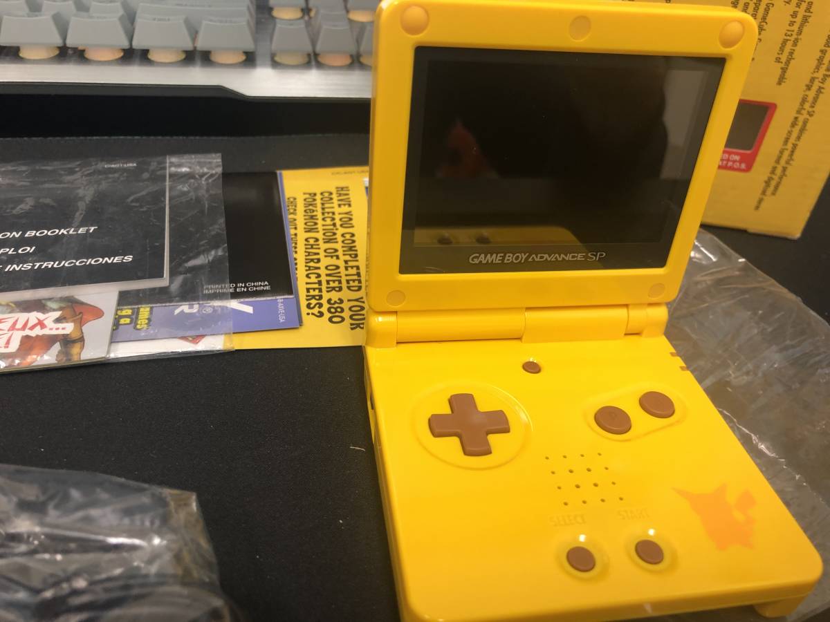 幻レア！開封済み 未使用品 ゲームボーイアドバンスSP ピカチュウ 