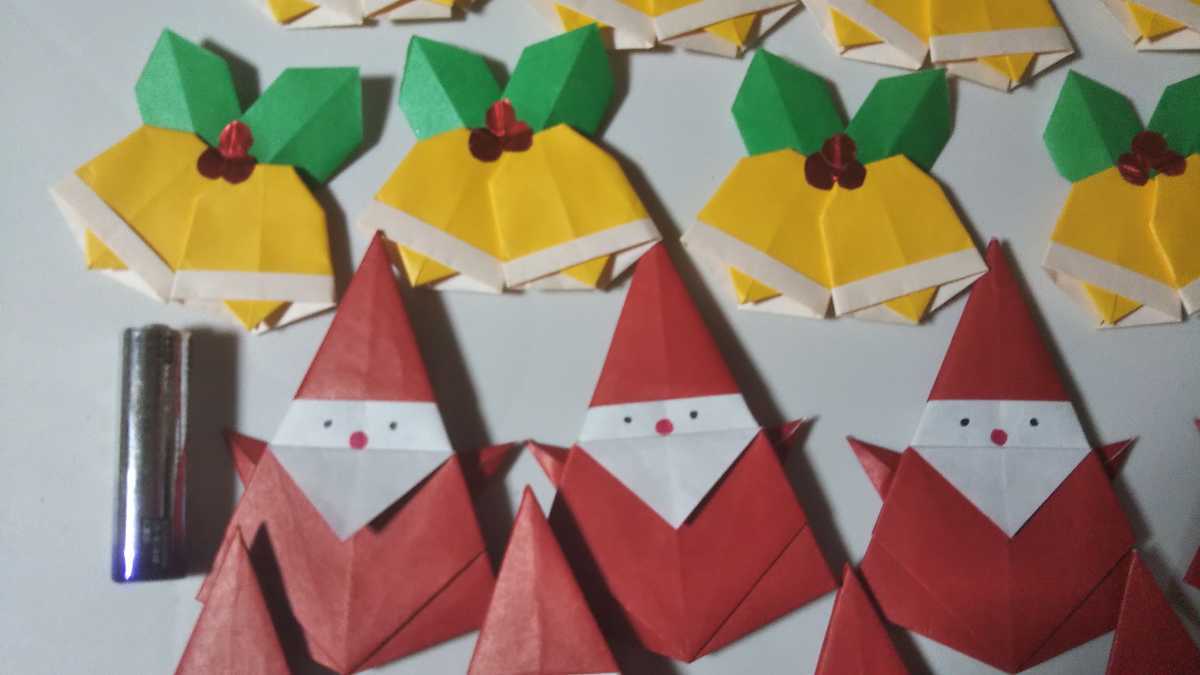 一つ一つ違った顔の手作りハンドメイド折り紙 クリスマスツリーのオーナメント壁面飾りサンタクロース ベル 幼稚園保育園 子供会学校 飾り オーナメント 売買されたオークション情報 Yahooの商品情報をアーカイブ公開 オークファン Aucfan Com