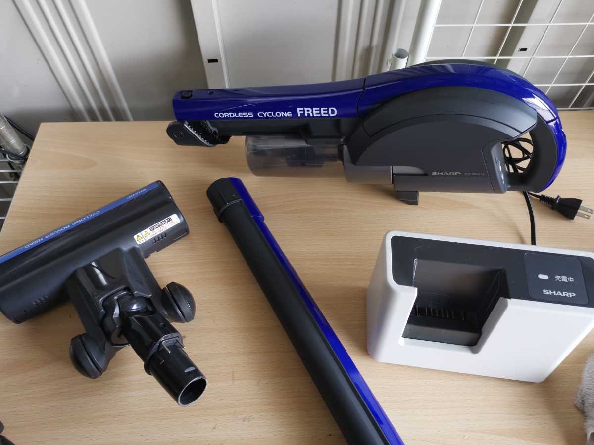 大口予約販売 SHARP シャープ FREED コードレスサイクロン掃除機 EC
