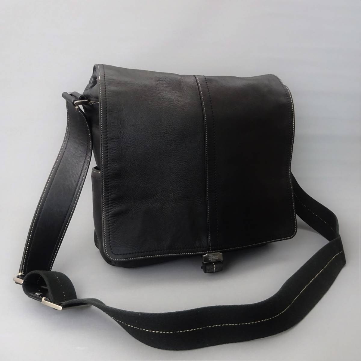 本物■コーチ■ブラックレザー/シルバー金具■斜めがけショルダーバッグ/289802