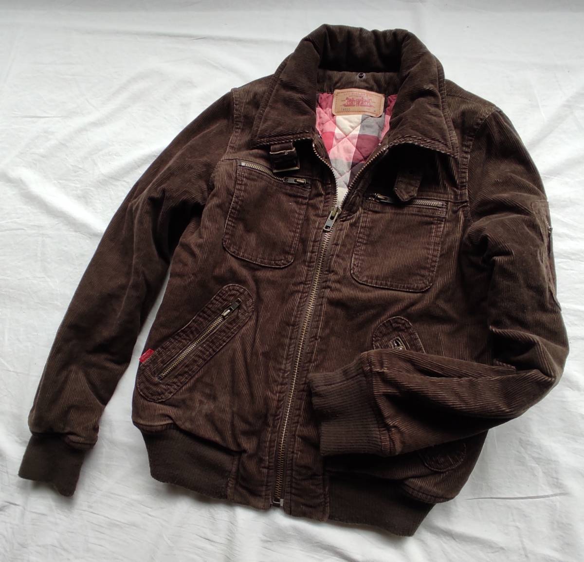 送料無料 Levi