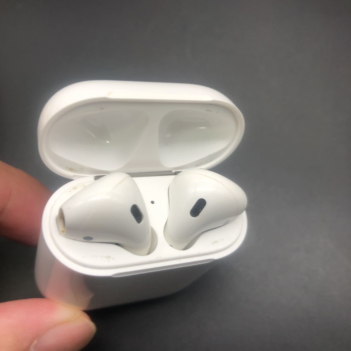 即決 純正 AirPods エアーポッズ 第2世代 ワイヤレスイヤホン Apple AirPods エアーポッズ with (第2世代) 正規品の通販