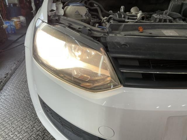 VW ポロ DBA-6RCBZ 右ヘッドランプ ヘッドライト 1LE247051-04