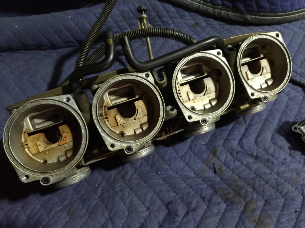 GSX-R750 カチナパーツ 1002-0035 - ミクニ4連キャブ40M.セットGS750 