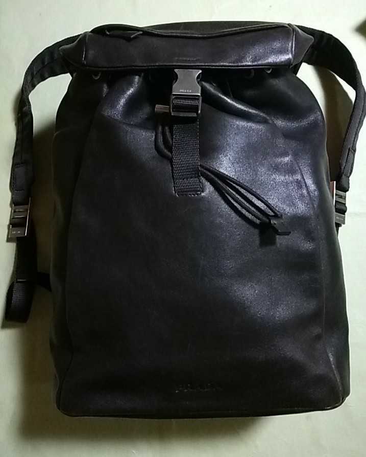 プラダ　レザーバックパック