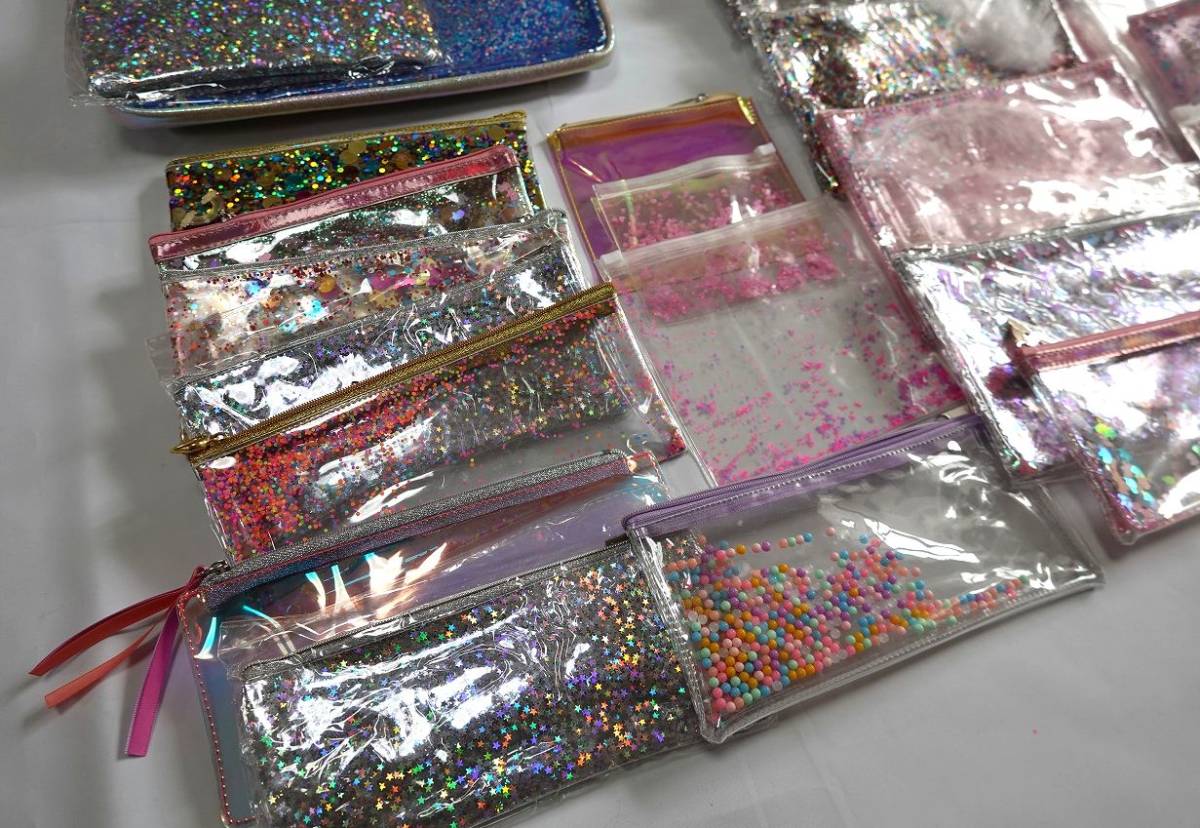 福祉バザー キラキラグリッターポーチ 大中小大量まとめて３０個セット ポーチ 売買されたオークション情報 Yahooの商品情報をアーカイブ公開 オークファン Aucfan Com