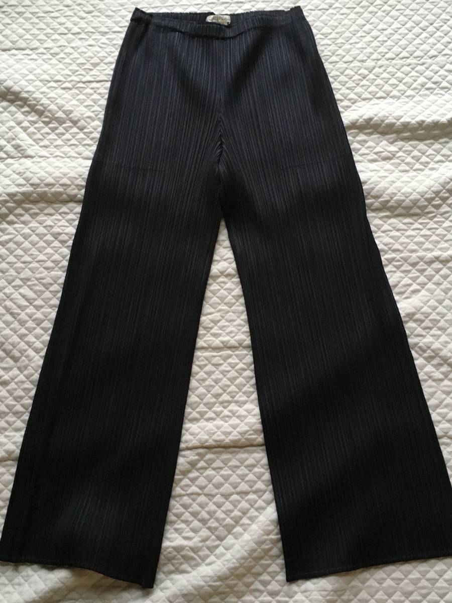 新品同様 PLEATS PLEASE（プリーツプリーズ） パンツ2 【公式通販】