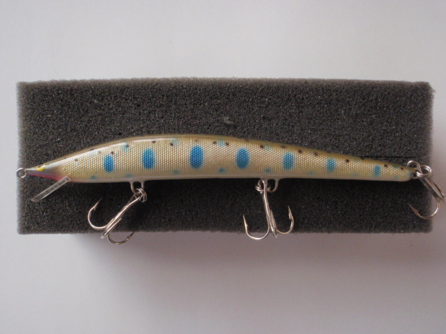 ザウルス ブラウニー 13cm ヤマメ（SAURUS、サクラ、グリグリ