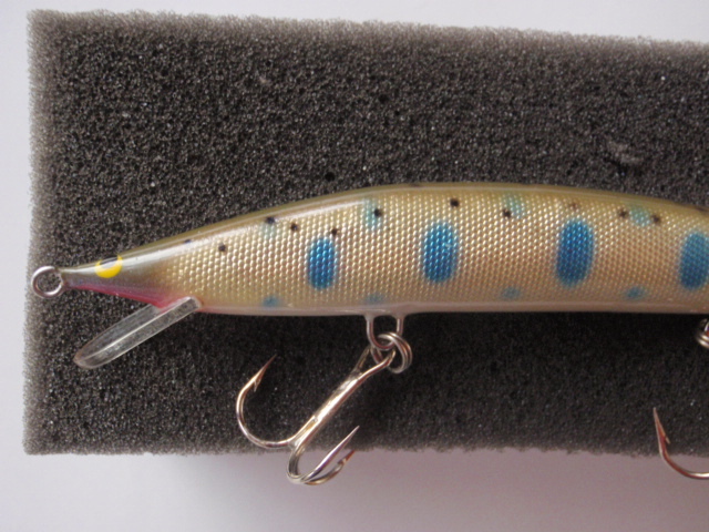ザウルス ブラウニー 13cm ヤマメ（SAURUS、サクラ、グリグリ