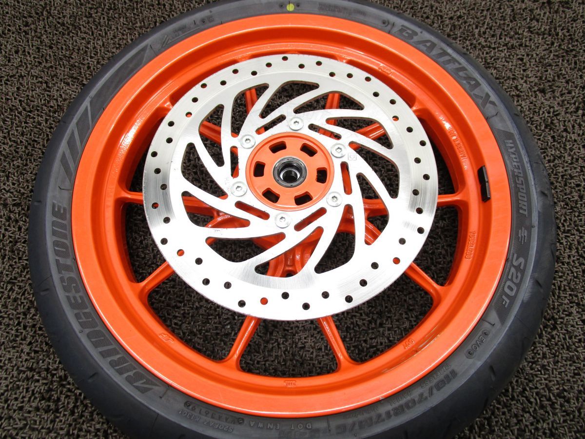 オ*カ様 KTM デューク250 フロントホイール おまけタイヤ付き オ*カ様 KTM デューク250 フロントホイール おまけタイヤ付き オ*カ様
