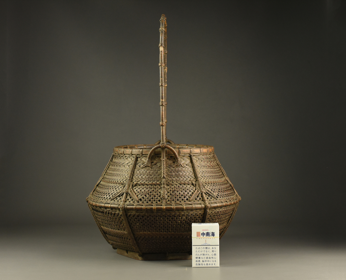 初代 時代竹掛花籃 鈴木旭松斎 Smoked bamboo hanging flower 石泉 竹花籠-