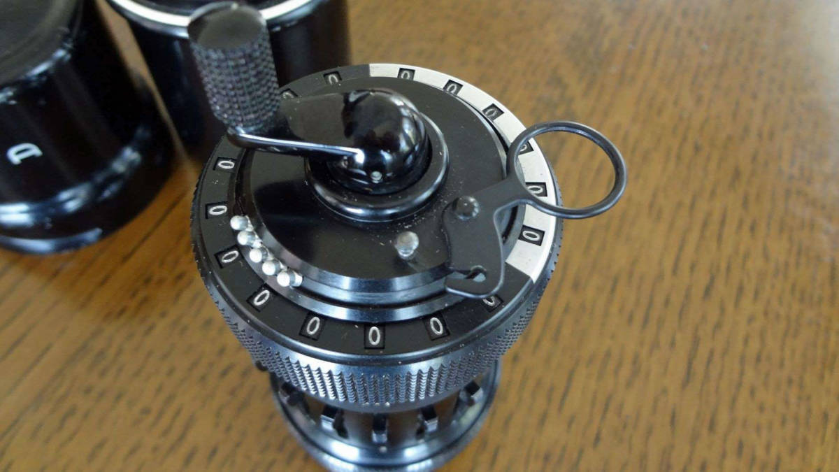 クルタ計算機 CURTA TypeⅠ ケースつき CURTA 機械式計算機 