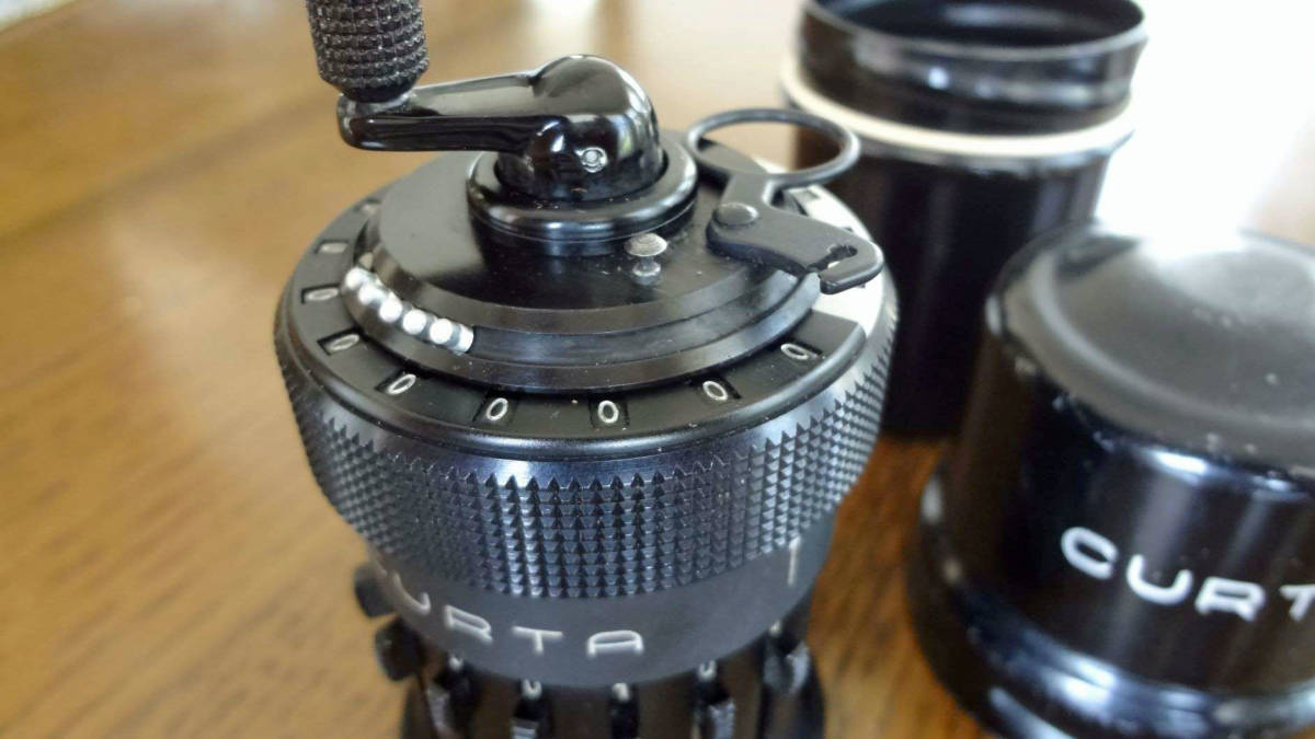クルタ計算機 CURTA TypeⅠ ケースつき CURTA 機械式計算機 