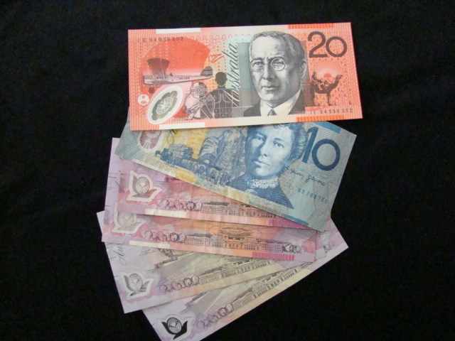 激安！オーストラリア紙幣、50ドル(20＄1枚、10＄1枚、5＄4枚) - 50