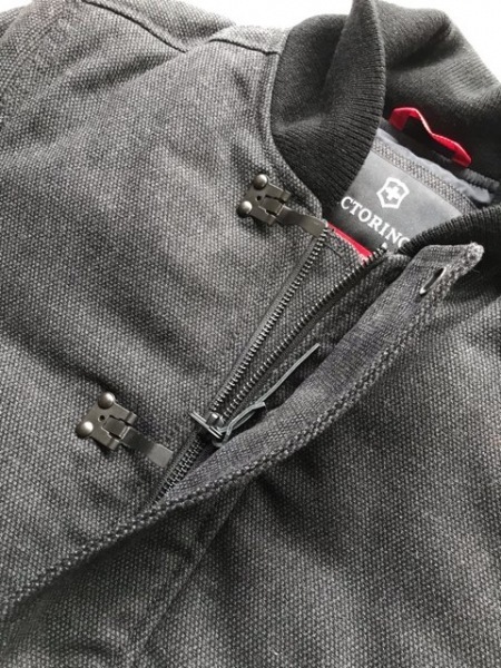 ビクトリノックス ダウンジャケット VICTORINOX - 公式通販 Victorinox VICTORINOX(ビクトリノックス) M ネイビー グレー ヘリンボーン &frasl; ダウン VICTORINOXビクトリノックス ヴィクトリノックス モス