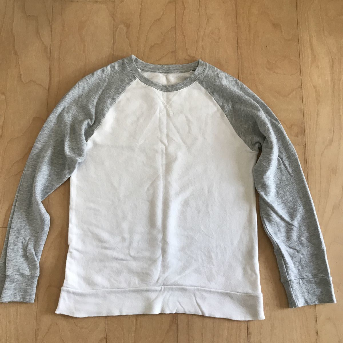 ユニクロ Uniqlo スウェット上下 パジャマ 薄地 サイズ150 グレー 白 ユニクロ子供服 男の子用 売買されたオークション情報 Yahooの商品情報をアーカイブ公開 オークファン Aucfan Com