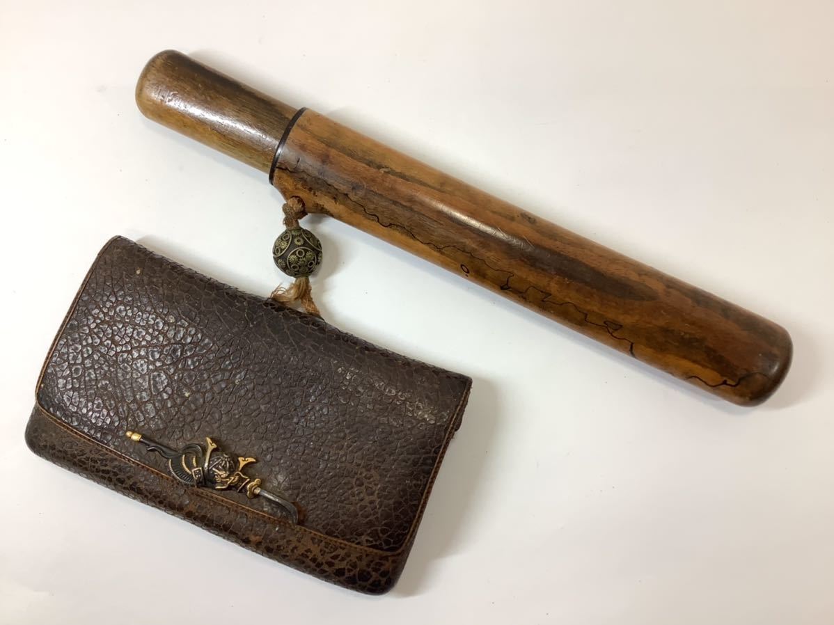 喫煙具 煙草入 煙管筒 時代物 金象嵌兜武具刀装具紋様前金具 中留具一 