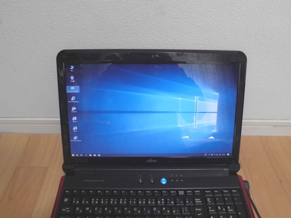 FUJITSU LIFEBOOK SH75⁄B3 ノートPC Core i5-8250U 4GB SSD 128GB