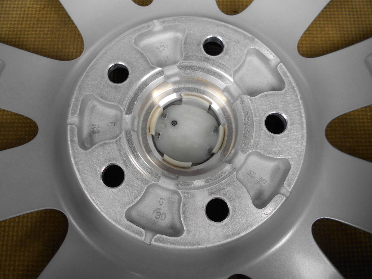 新車外し マツダ 新型 マツダ３セダン 純正ホイール１本 18インチ7J+45 PCD114.3-5H 熊本(送料無料) A