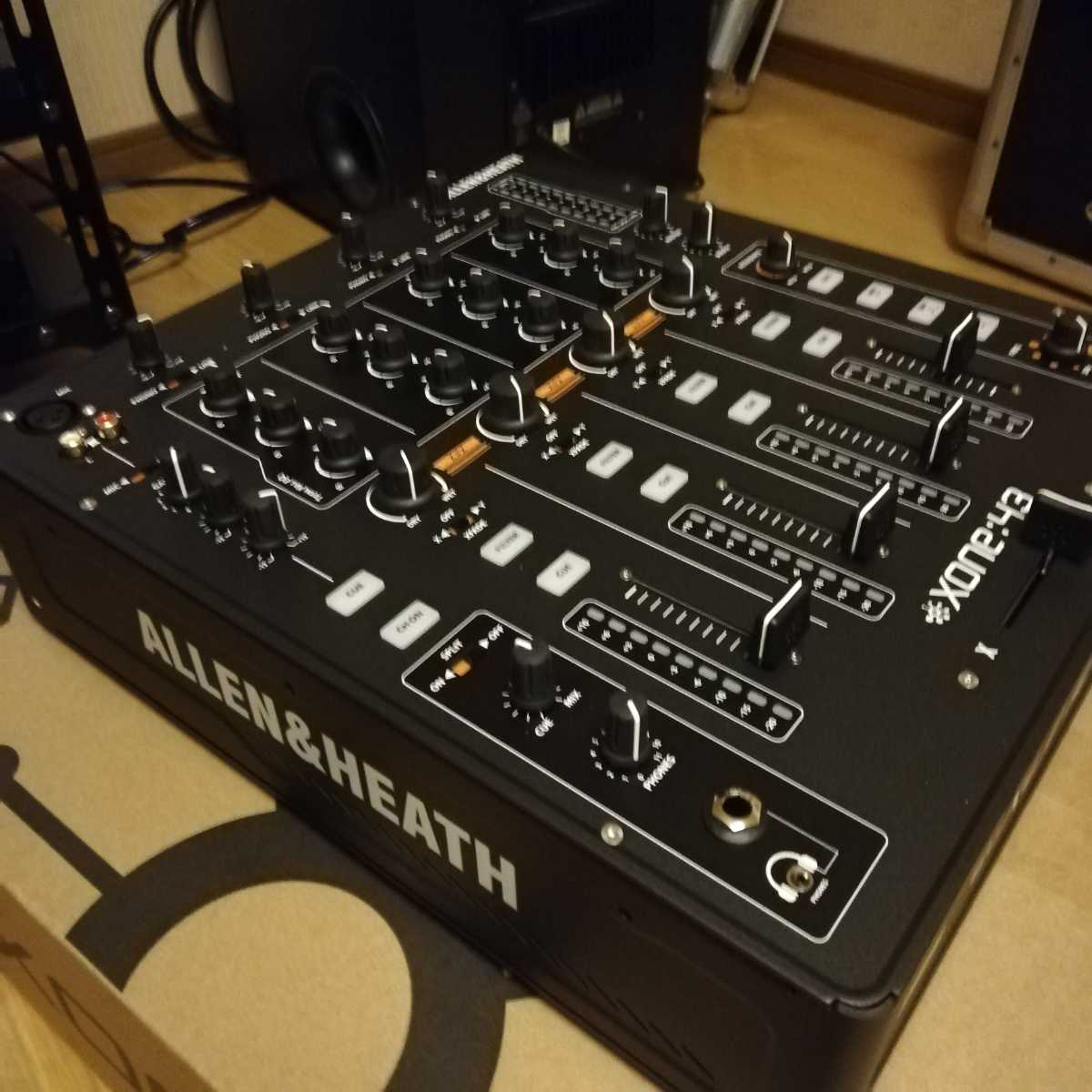 & Allen Heath DJ Mixer Xone:43 | XONE:43 - Analog 0 Xone