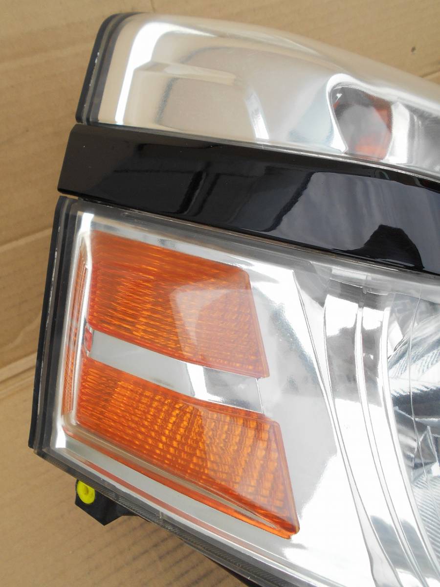ヴォクシー AZR60 後期 HIDヘッドライト 左右 KOITO 28-183 レベ付き