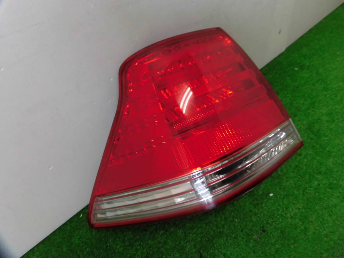 トヨタ クラウン ロイヤル GRS180 GRS182 GRS184 純正 テールライト