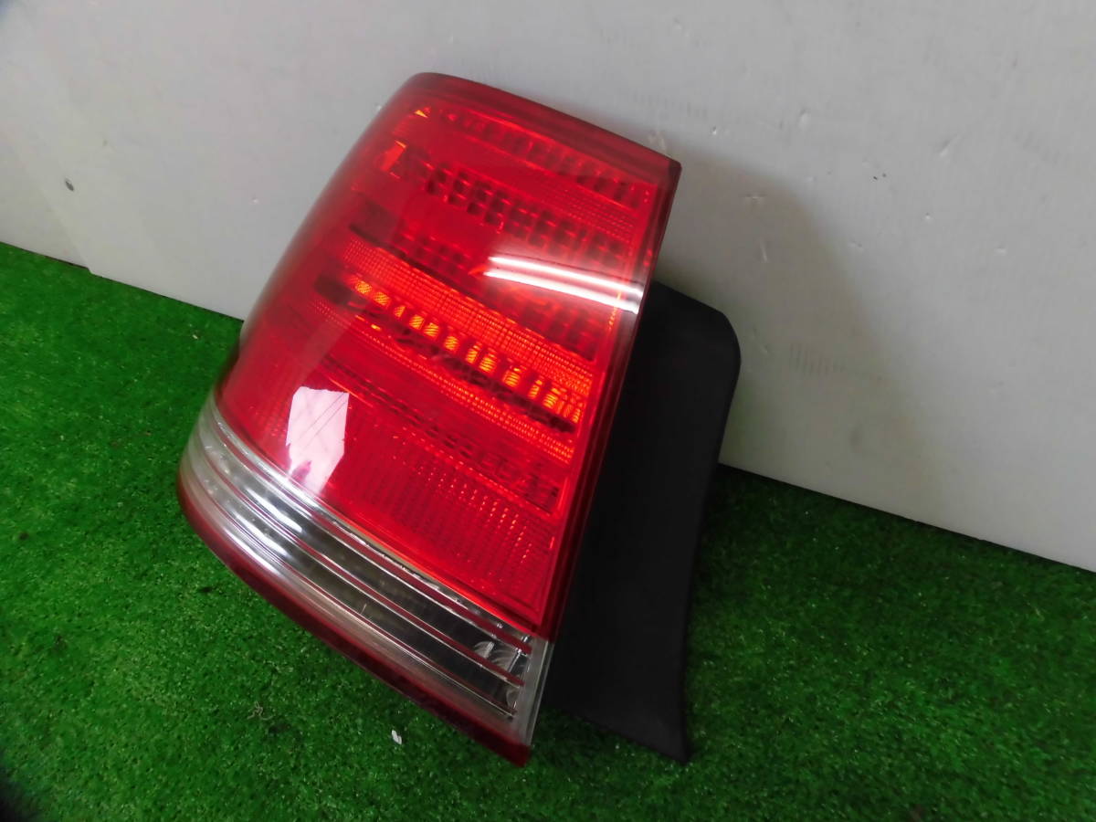 トヨタ クラウン ロイヤル GRS180 GRS182 GRS184 純正 テールライト