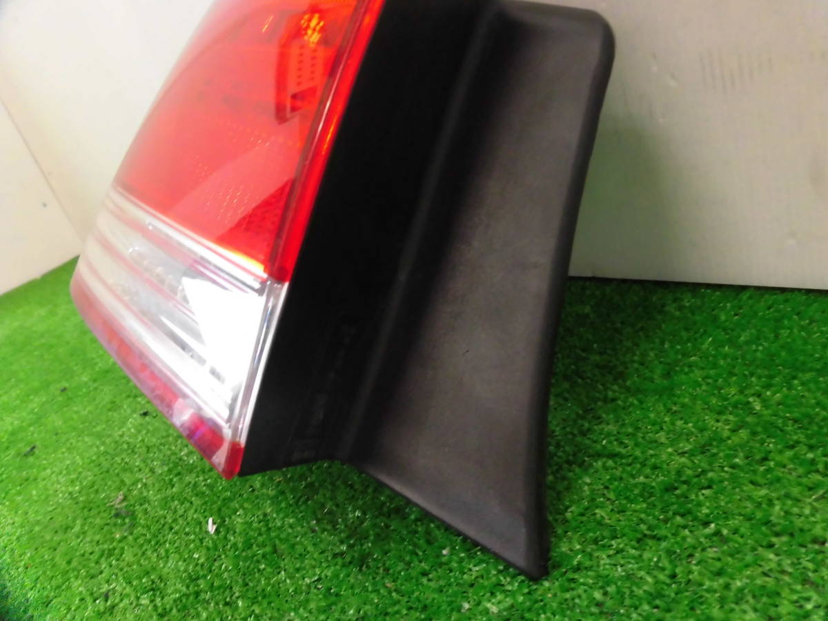 トヨタ クラウン ロイヤル GRS180 GRS182 GRS184 純正 テールライト
