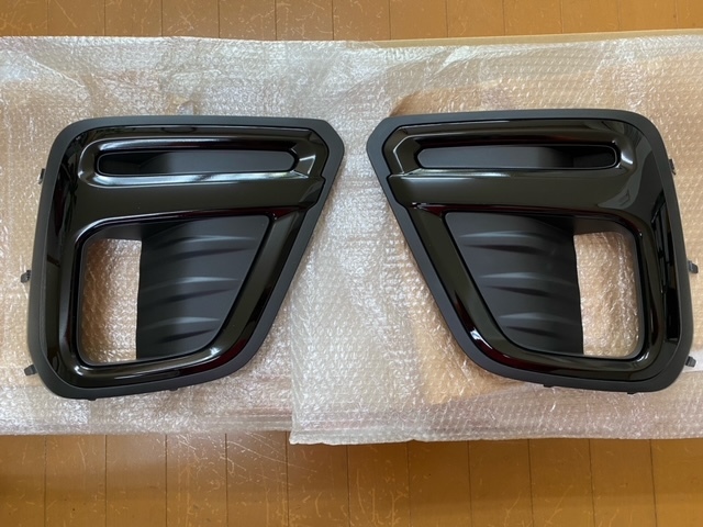 新車外しフォレスターフォグランプカ バー純正 フォレスター SK9