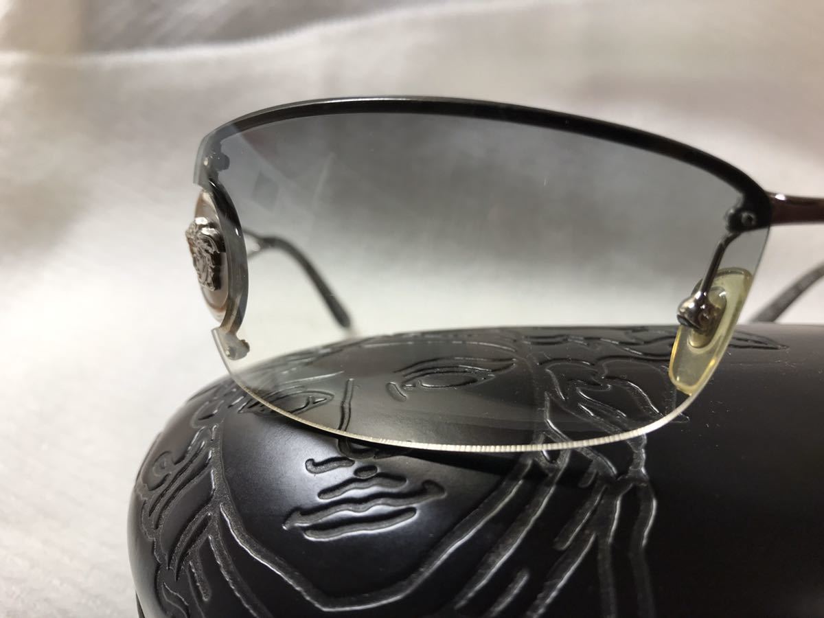 美品☆hydeモデル☆VERSACE ヴェルサーチ MOD2028 メデューサ メタル 