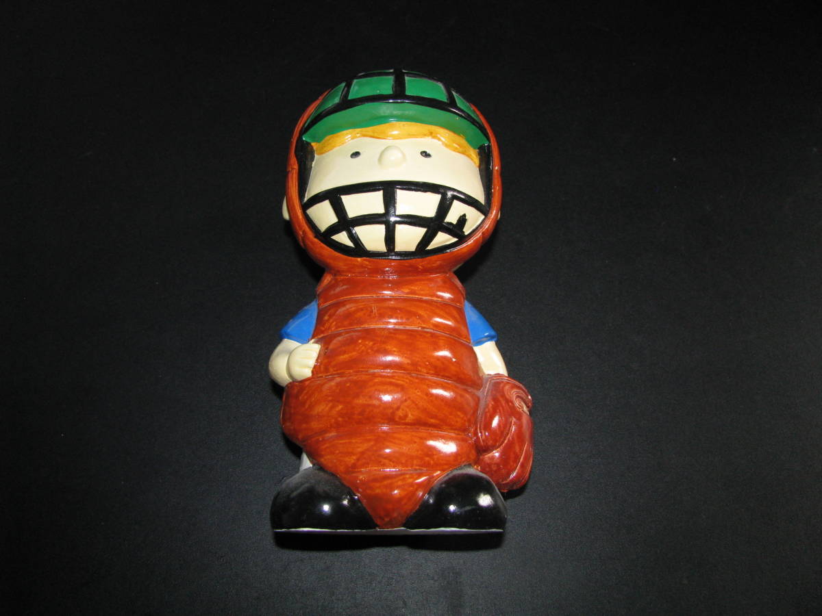 スヌーピー陶器フィギュアマスコット野球　置物　インテリア PEANUTS/スヌーピー 陶器製貯金箱 シュローダー野球キャッチャー