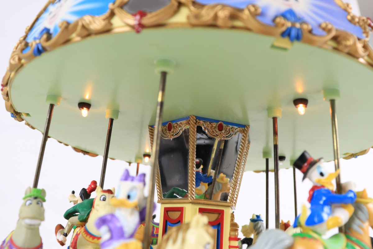 Disney ディズニー メリーゴーランド A Mickey Holiday Carousel 30曲収録 大型オルゴール Mr Christmas製 コレクション Frbn37 ディズニー 売買されたオークション情報 Yahooの商品情報をアーカイブ公開 オークファン Aucfan Com