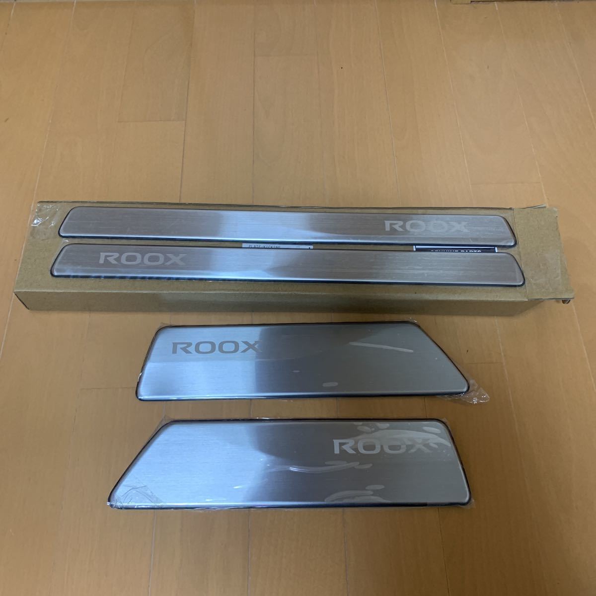 BA1 ルークス 日産純正オプション品 キッキングプレート 2020.3～ B44A 