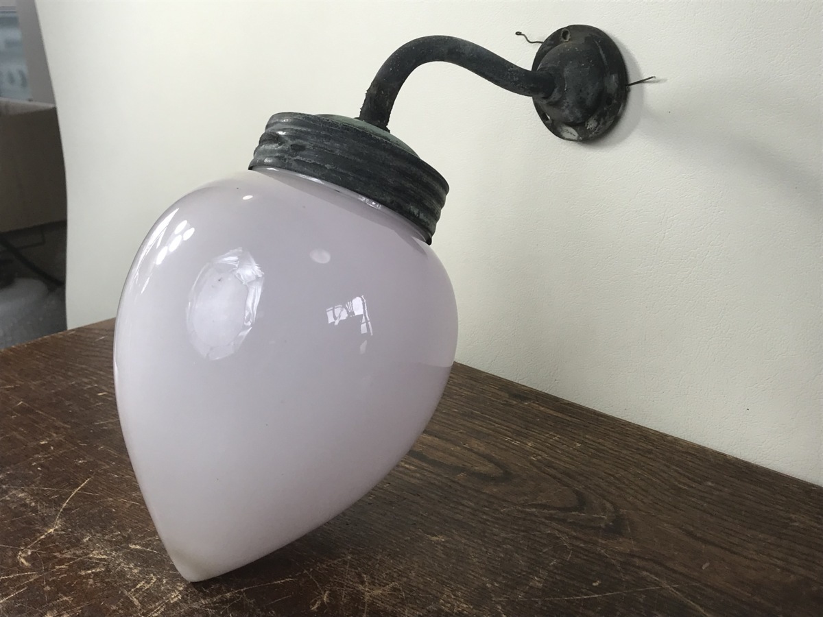 門灯 外灯 玄関灯 電灯 電燈 電笠 乳白色 ガラス ランプ シェード 外灯 ブラケット 大正ロマン 昭和レトロ 古民家 アンティーク 古道具 A