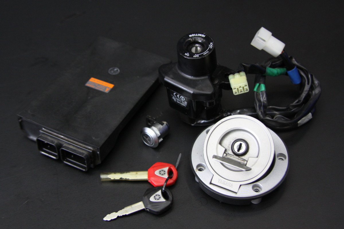 Set！14B 激安！YZF-R1純正キーSet⁄イモビ⁄カナダ仕様ECU - ECU ecu」