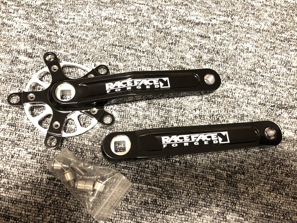 レースフェイス　RACE　FACE　クランク　Turbine　LP　DH　黒　１１０／１７０　（未使用品）