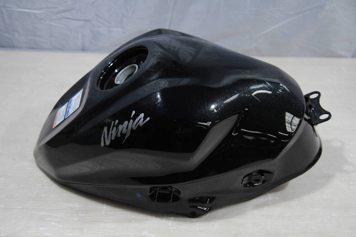 中古 ZX-25R ガソリンタンク ブラック 51091-5265-660 ZX25R ニンジャ250