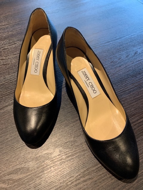 【得価，HOT】 Jimmy Choo ジミーチュウ パンプス レザー 黒 ３７ ２３，５ｃｍ相当 冠婚葬祭(靴)｜売買されたオークション情報、yahooの商品情報をアーカイブ公開 - オークファン 靴