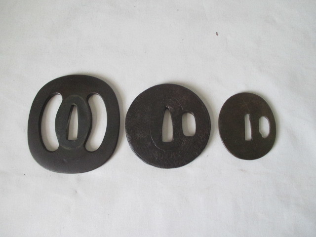 TA4638 鍔三点/鉄 銅/ナマコ形他/武具(鍔、刀装具)｜売買され