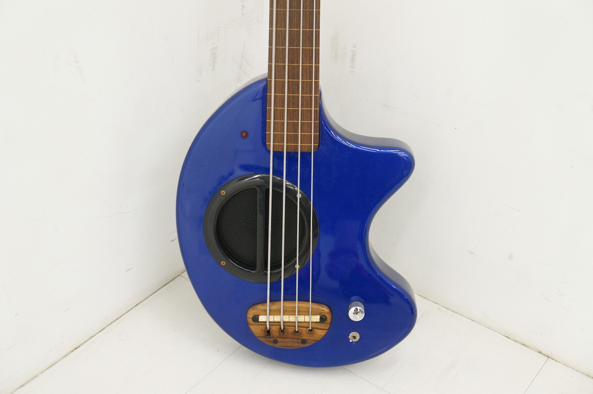 FERNANDES PIE-ZO ミニ エレキベース 9V電池駆動 スピーカー内蔵