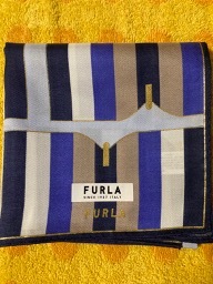 FURLA　フルラ　シルクスカーフ nepa