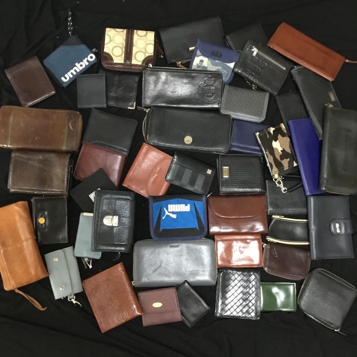 ☆JL09☆ 大量セット 45点 有名ブランド多数入り 長財布 折り財布 小銭入れ パスケース など まとめ売り 発送100size メンズ 中心