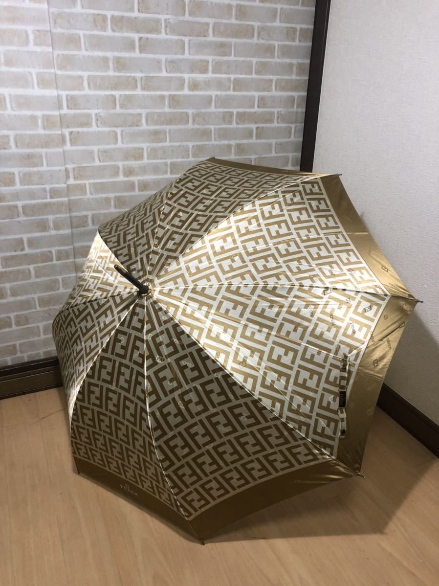 T003c [人気] FENDI フェンディ 長傘 KS6200 ムーンバット製 ズッカ柄