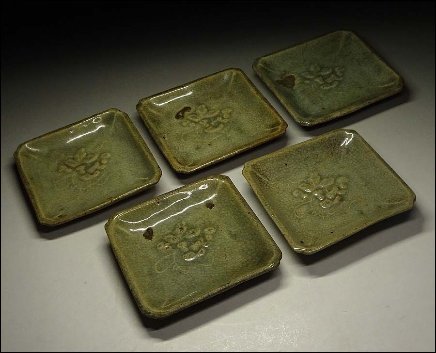 緑屋xt□ 時代物 三田青磁 陽刻 皿 角皿 銘々皿 5客 古